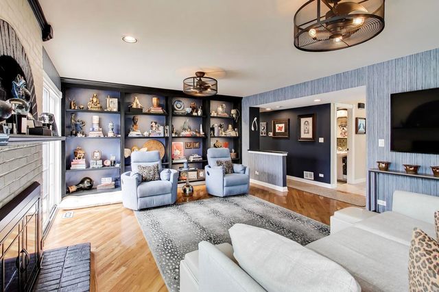 1203 MACINTOSH Drive, Wauconda, IL 60084