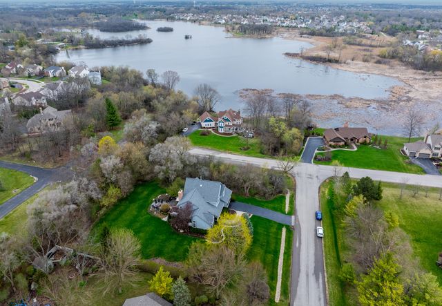 1203 MACINTOSH Drive, Wauconda, IL 60084