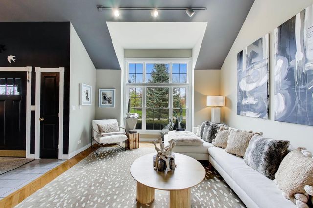 1203 MACINTOSH Drive, Wauconda, IL 60084