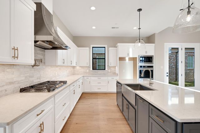 300 MARY TAYLOR WAY, Piperton, TN 38017