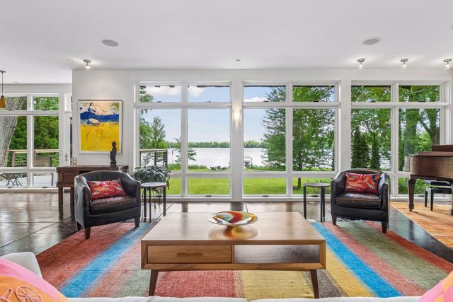410 Mccarrons Boulevard N, Roseville, MN 55113