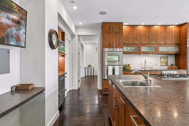 410 Mccarrons Boulevard N, Roseville, MN 55113