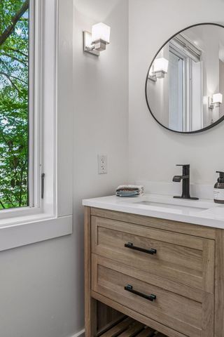 410 Mccarrons Boulevard N, Roseville, MN 55113