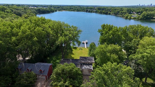 410 Mccarrons Boulevard N, Roseville, MN 55113
