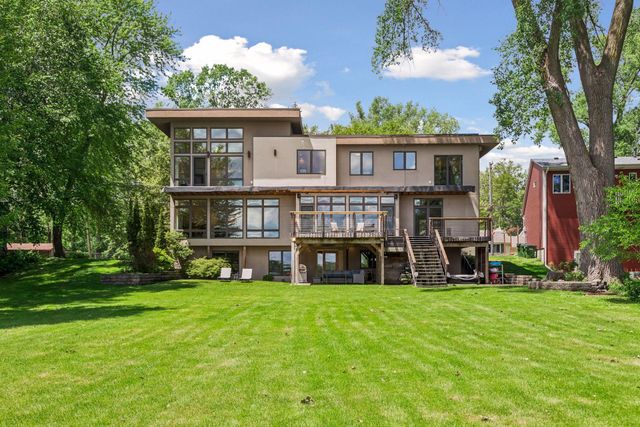410 Mccarrons Boulevard N, Roseville, MN 55113