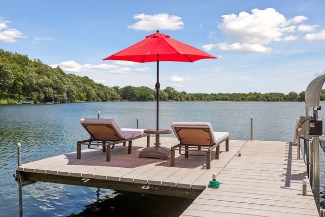 410 Mccarrons Boulevard N, Roseville, MN 55113
