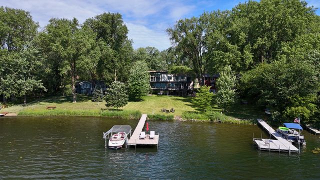 410 Mccarrons Boulevard N, Roseville, MN 55113