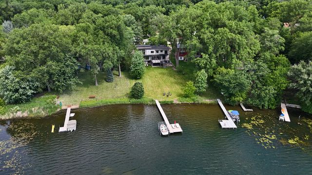 410 Mccarrons Boulevard N, Roseville, MN 55113