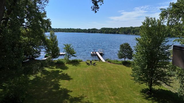 410 Mccarrons Boulevard N, Roseville, MN 55113
