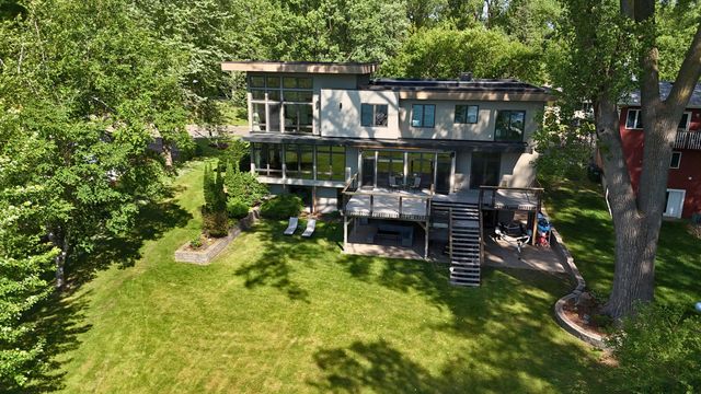 410 Mccarrons Boulevard N, Roseville, MN 55113