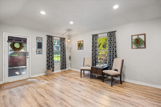 9209 Hanging Moss Drive, Granbury, TX 76049