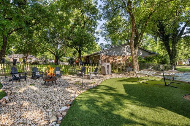 9209 Hanging Moss Drive, Granbury, TX 76049