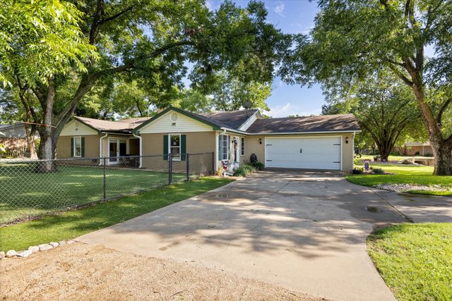 9209 Hanging Moss Drive, Granbury, TX 76049