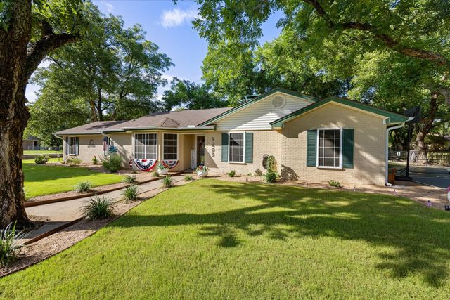 9209 Hanging Moss Drive, Granbury, TX 76049