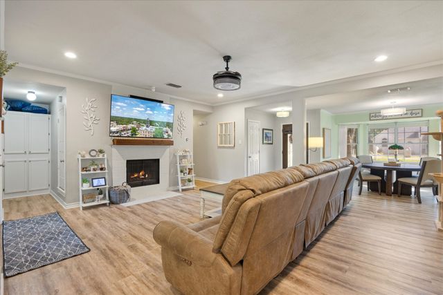 9209 Hanging Moss Drive, Granbury, TX 76049