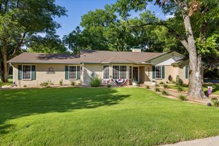9209 Hanging Moss Drive, Granbury, TX 76049