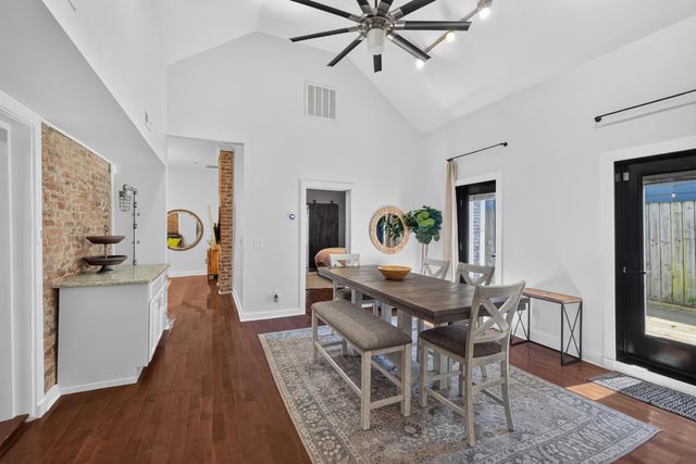 617 N Broadway, Lexington, KY 40508