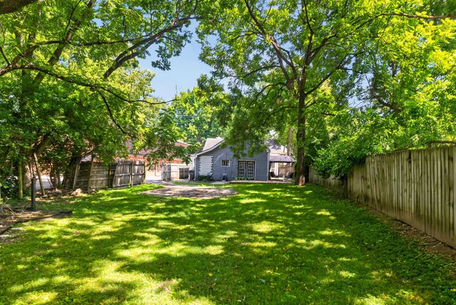 617 N Broadway, Lexington, KY 40508
