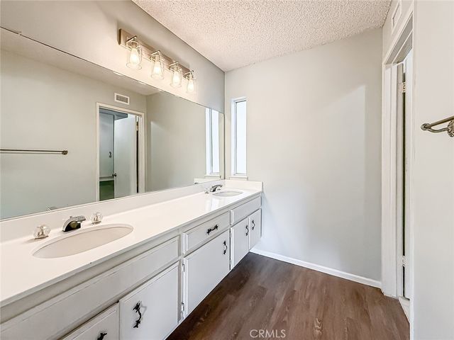 230 Via Del Caballo, Oak Park, CA 91377