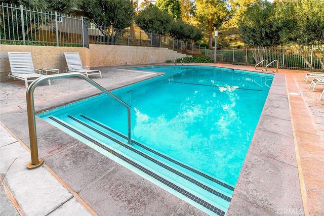 230 Via Del Caballo, Oak Park, CA 91377