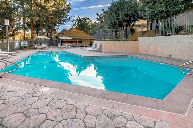 230 Via Del Caballo, Oak Park, CA 91377