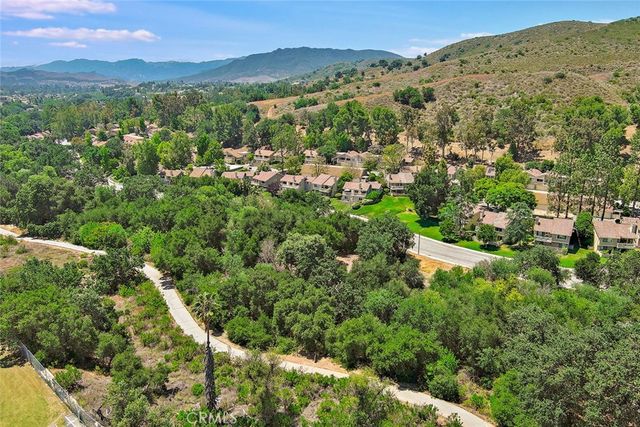 230 Via Del Caballo, Oak Park, CA 91377