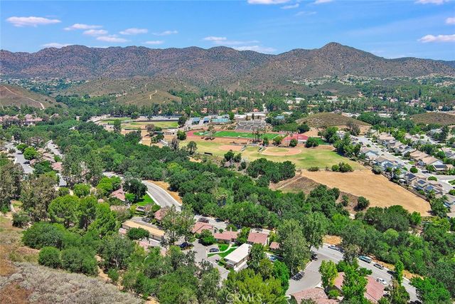 230 Via Del Caballo, Oak Park, CA 91377