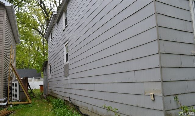 68 Pleasant Avenue, Lancaster, NY 14086