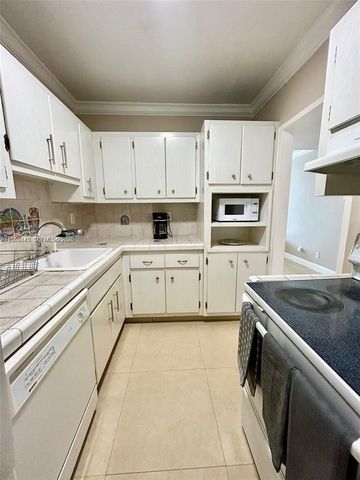 100 Lincoln Rd 1010, Miami Beach, FL 33139