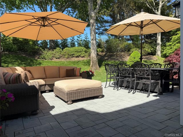 50 Hubbard Lane 117, Southampton, NY 11968