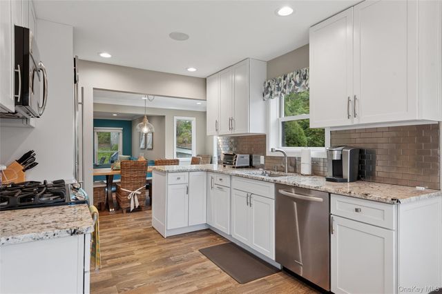 50 Hubbard Lane 117, Southampton, NY 11968