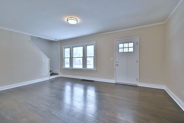 9016 Southview Avenue, Brookfield, IL 60513