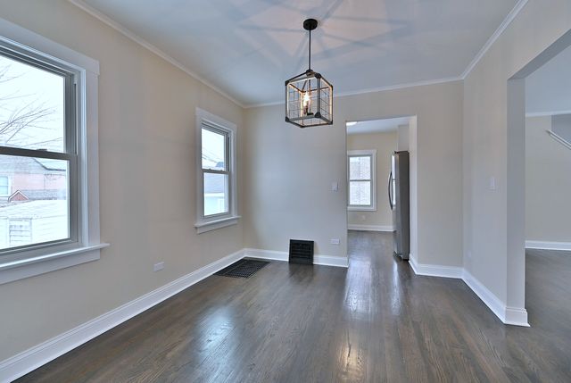 9016 Southview Avenue, Brookfield, IL 60513