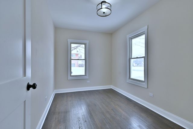 9016 Southview Avenue, Brookfield, IL 60513