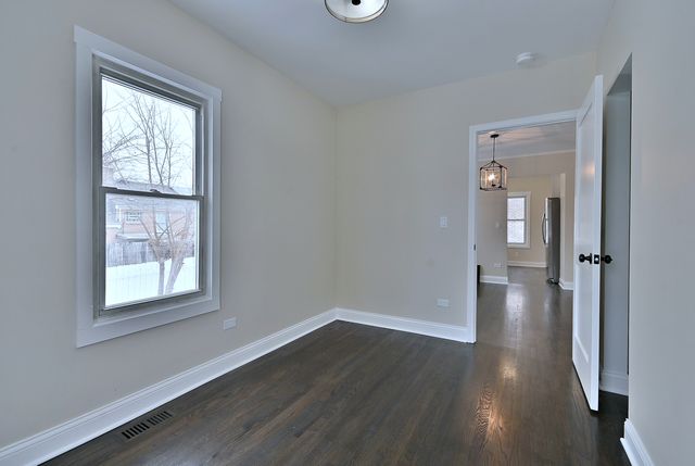 9016 Southview Avenue, Brookfield, IL 60513