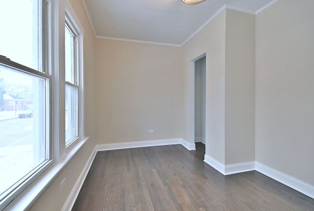 9016 Southview Avenue, Brookfield, IL 60513