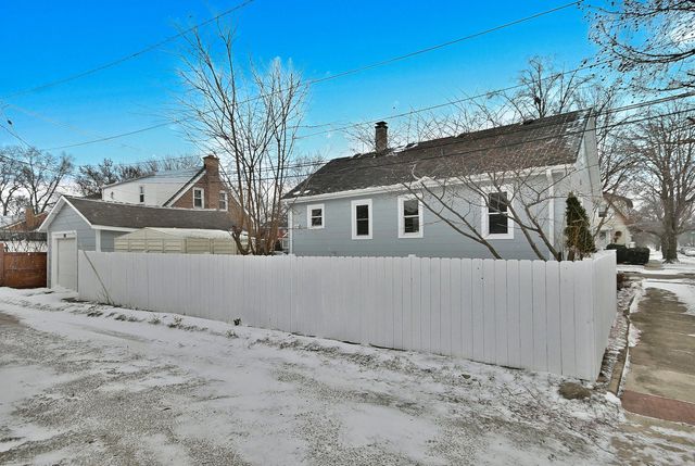 9016 Southview Avenue, Brookfield, IL 60513