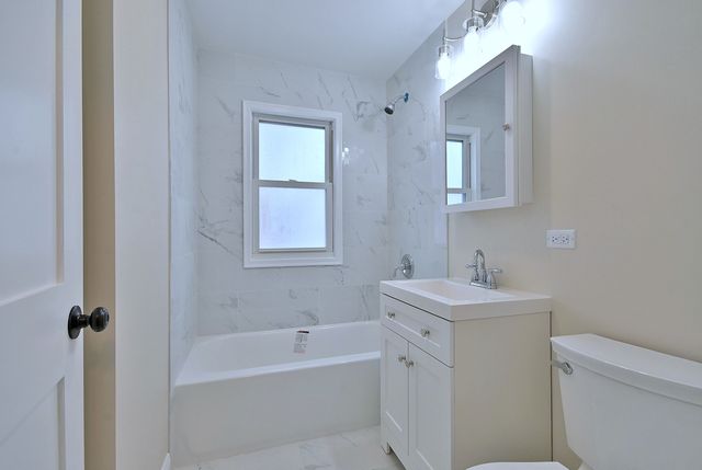 9016 Southview Avenue, Brookfield, IL 60513