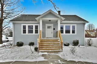 9016 Southview Avenue, Brookfield, IL 60513