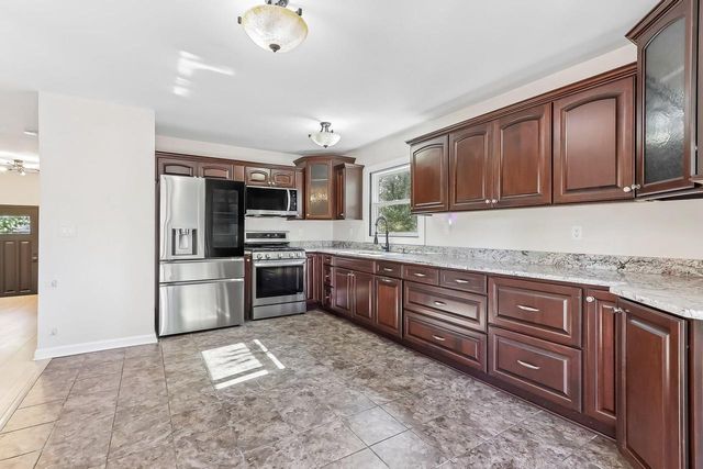 11262 3rd AVENUE, Pleasant Prairie, WI 53158