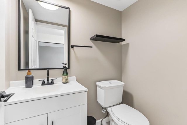 11262 3rd AVENUE, Pleasant Prairie, WI 53158