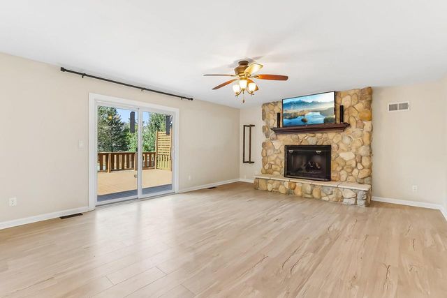 11262 3rd AVENUE, Pleasant Prairie, WI 53158