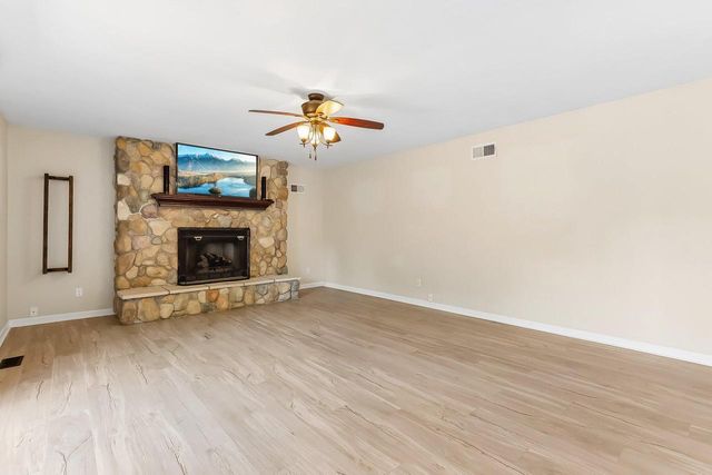 11262 3rd AVENUE, Pleasant Prairie, WI 53158