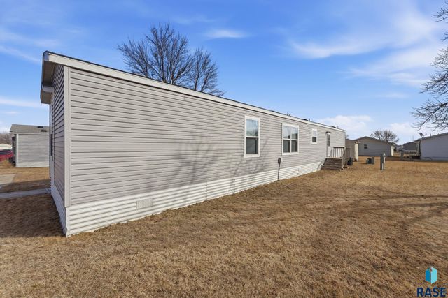 6016 S Canterbury Pl Place, Sioux Falls, SD 57106