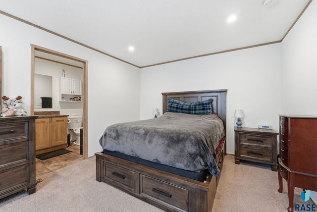 6016 S Canterbury Pl Place, Sioux Falls, SD 57106