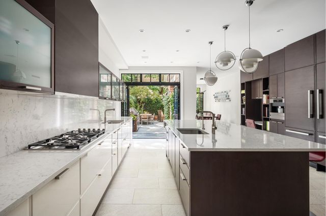 44 W 90TH Street, New York City, NY 10024