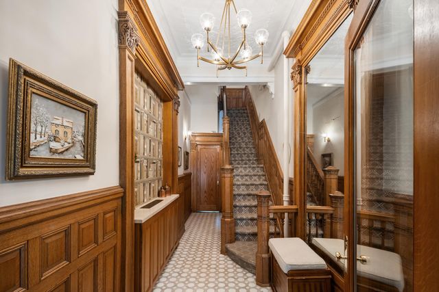 44 W 90TH Street, New York City, NY 10024
