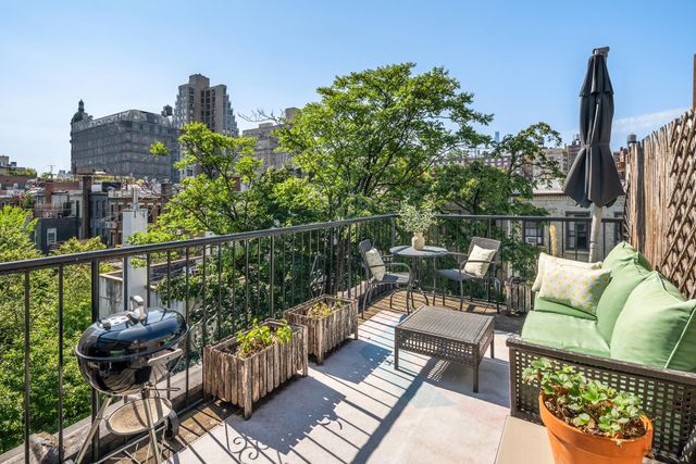 44 W 90TH Street, New York City, NY 10024