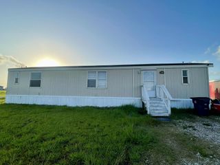 8810 Los Robles Avenue, Alvin, TX 77511
