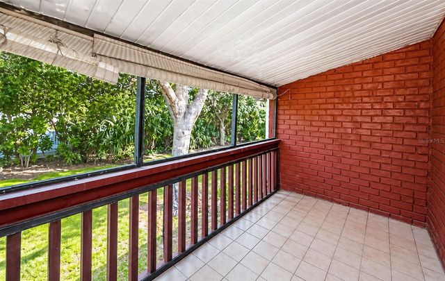 1044 82ND TERRACE N 1044C, St Petersburg, FL 33702